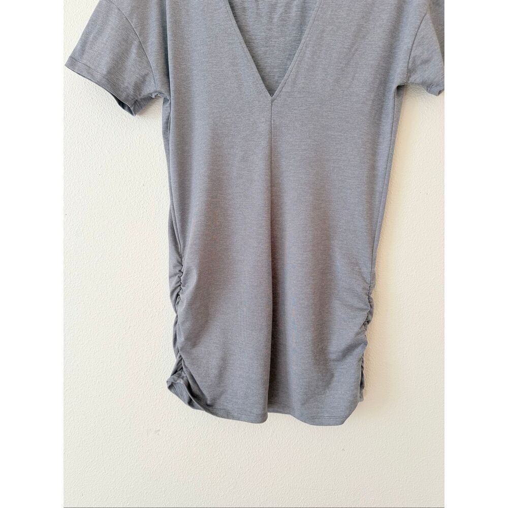 Lucy scoop neck Maternity striped shirt size Small - Picture 6 of 7